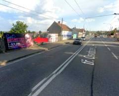 1111107 Billboard, Otrokovice (tř. Osvobození v Otrokovicích, hlavní cesta před křižovatkou a přejezdem v Kvítkovicích, směr Zlín, Napajedlla i UH, Tlumačov)