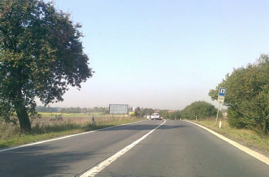 101102 Billboard, Praha 9 - Běchovice (Českobrodská – hlavní spojka mezi Běchovicemi a Újezdem nad Lesy)