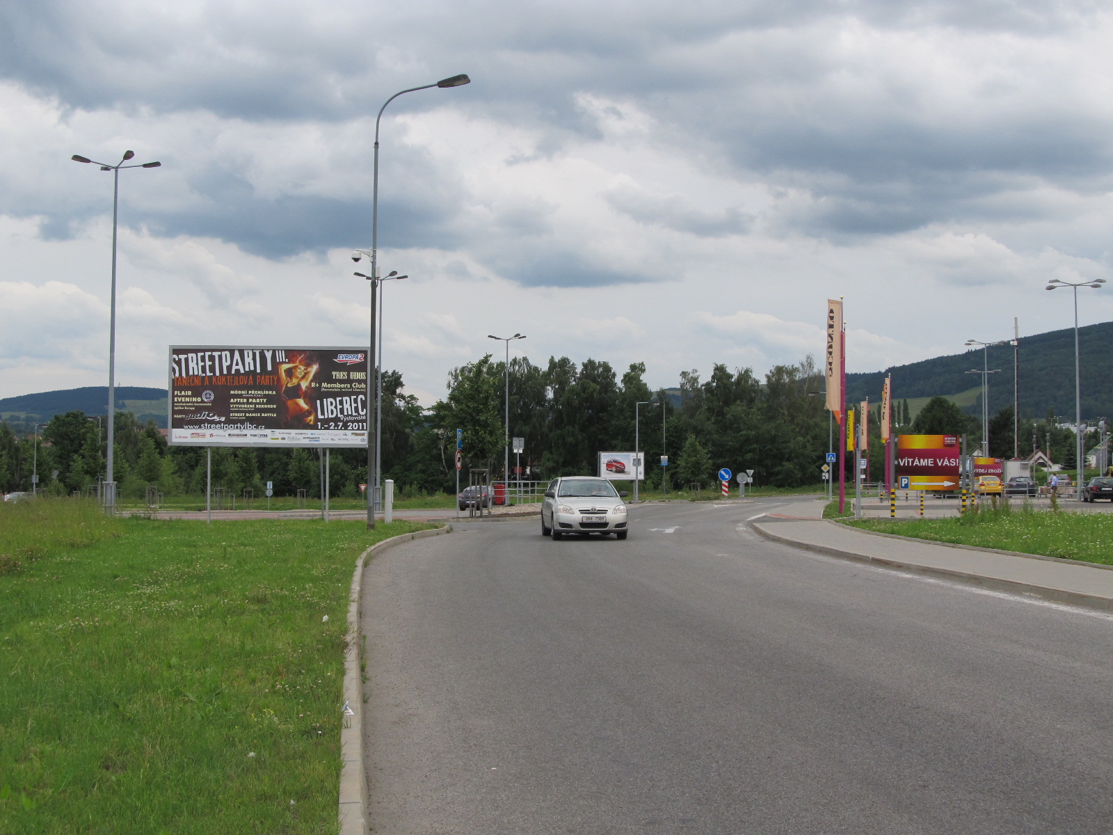 491168 Billboard, Liberec (OC NISA, příjezd, horní park.)