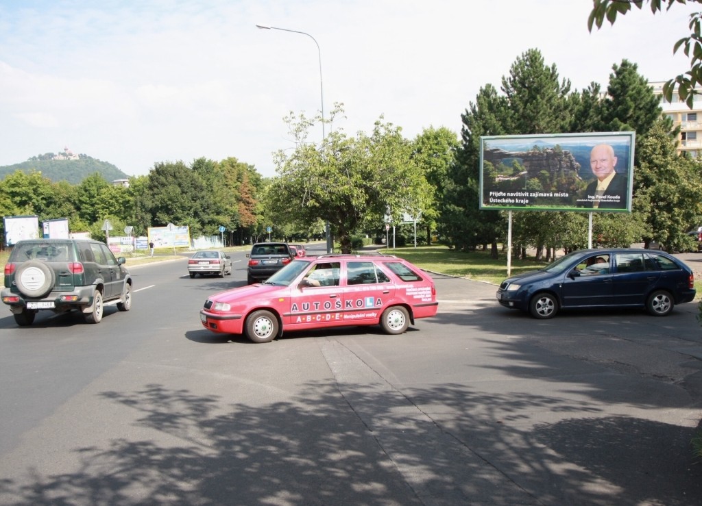 1791004 Billboard, Most (Bělehradská)