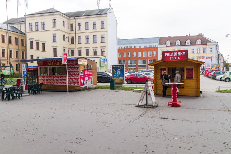 262013 Citylight, České Budějovice (parkoviště, vchod do Prioru,1. zleva)